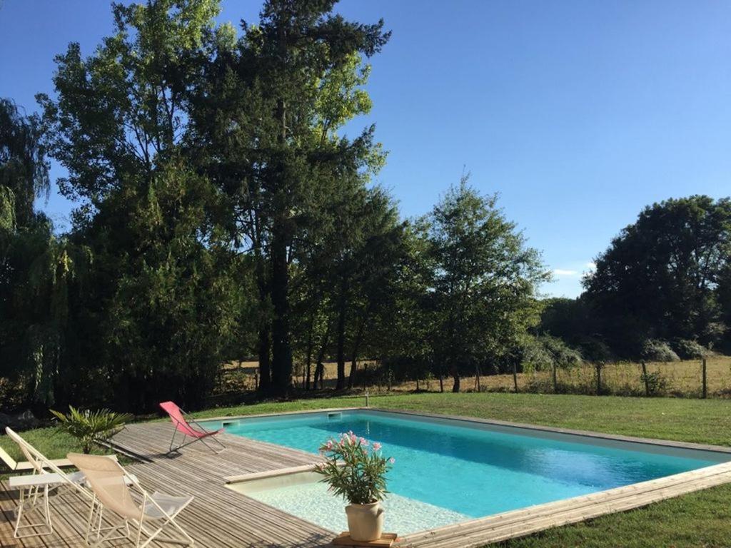 Le Rozet Bed & Breakfast Vendat Bagian luar foto